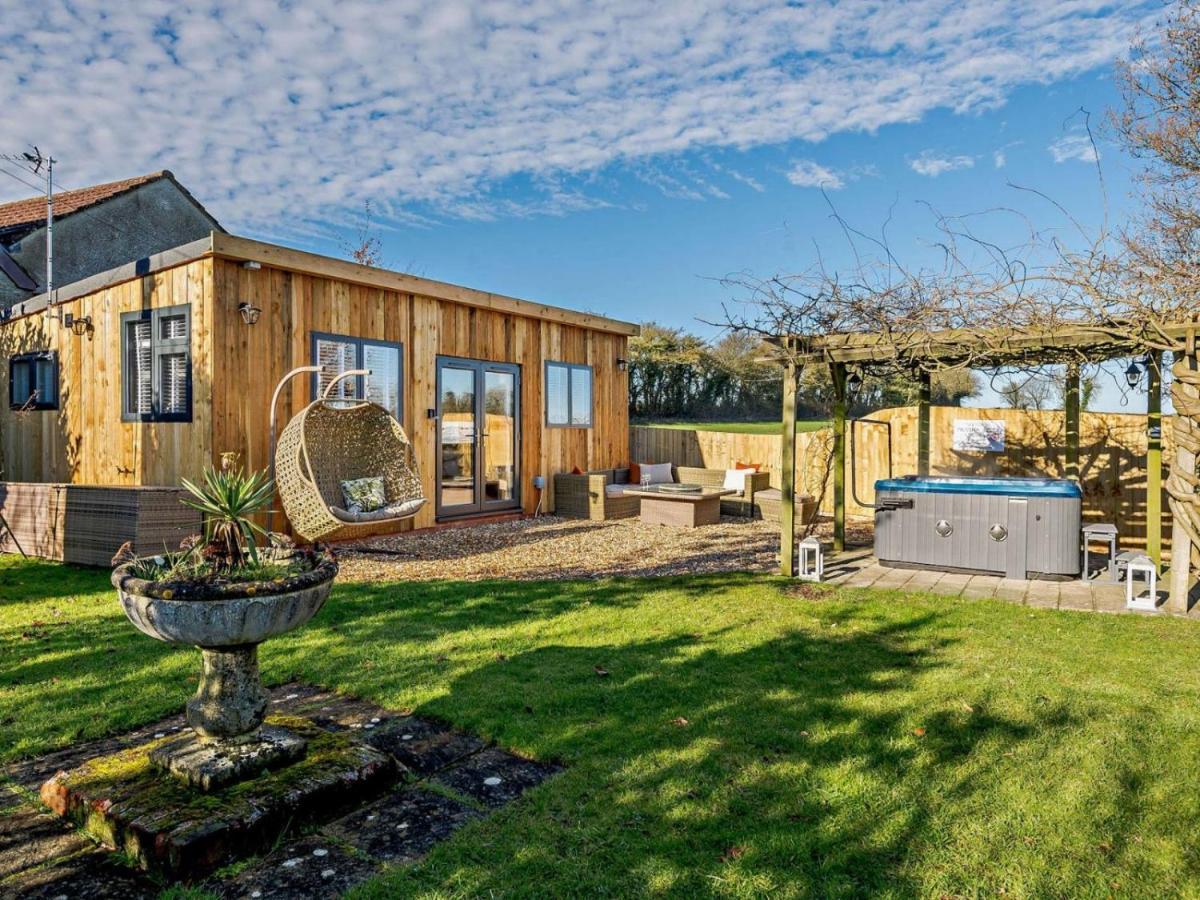 Log Cabin Near Bath Chippenham  Exteriör bild